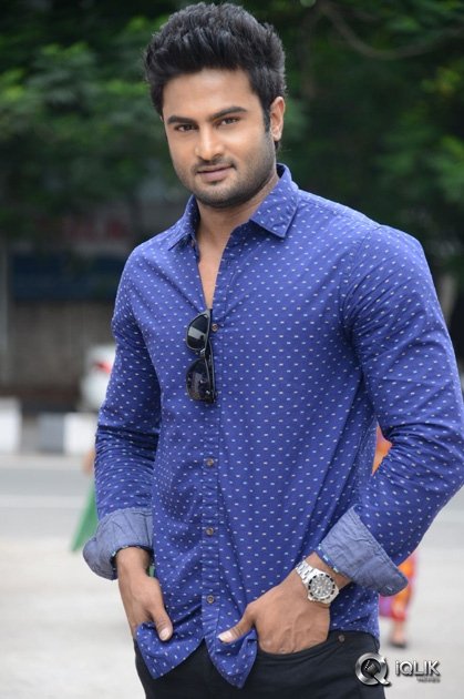 Sudheer-Babu-at-Krishnamma-Kalipindi-Iddarini-Special-Show-Press-Meet
